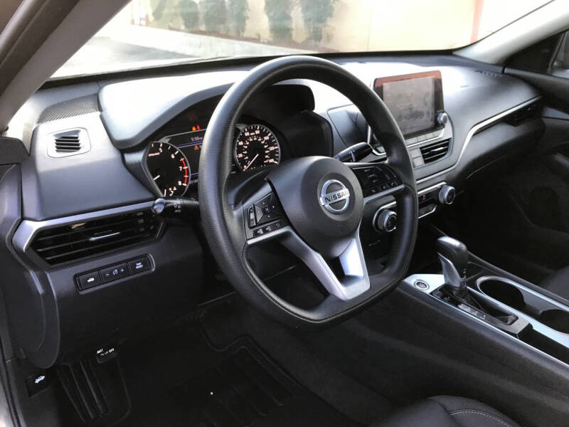 2021 Nissan Altima 2.5 SV