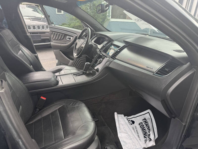 2016 Ford Taurus SHO