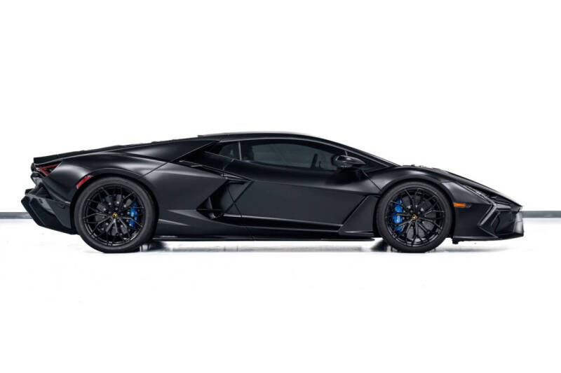 2025 Lamborghini Revuelto