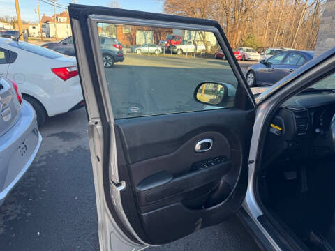 2017 Kia Soul +