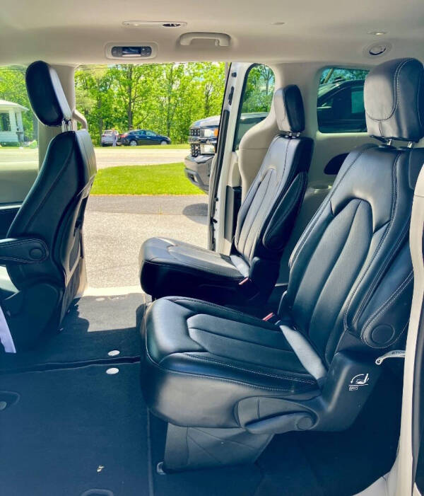 2024 Chrysler Pacifica Touring L