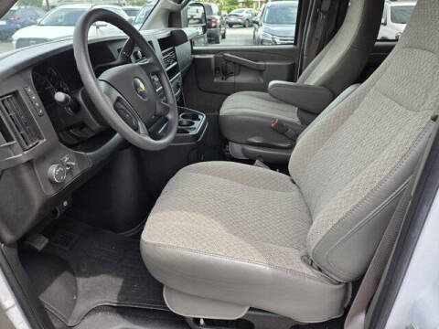 2025 Chevrolet Express LT 3500