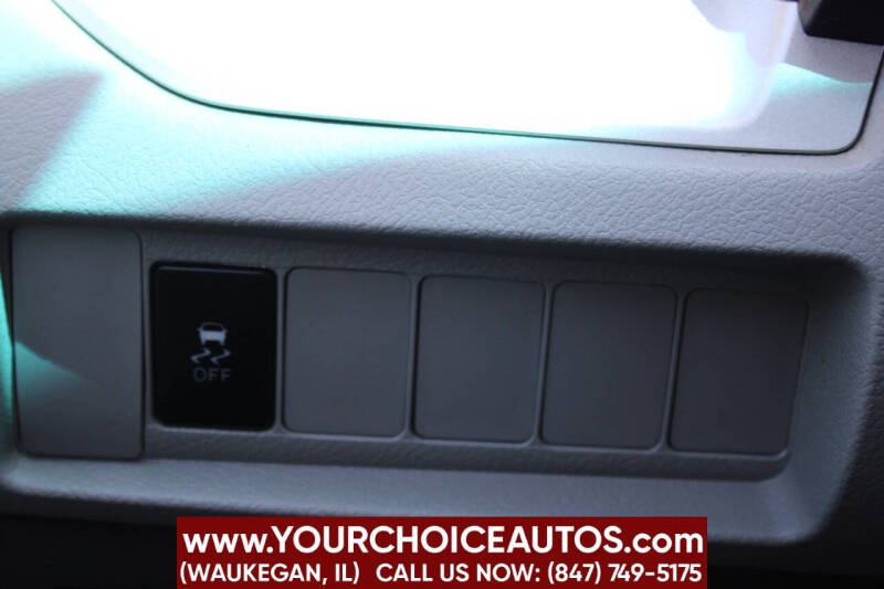 2017 Toyota Sienna LE 7-Passenger Auto Access Seat