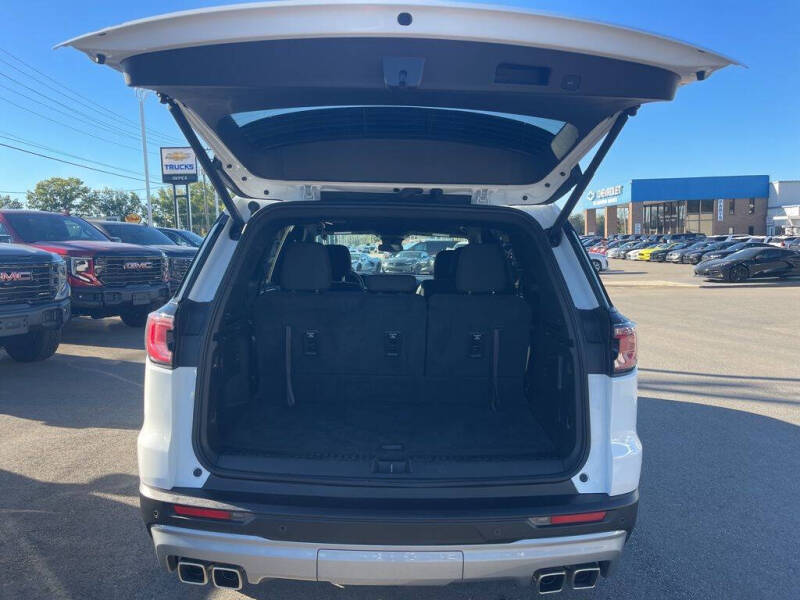 2025 GMC Acadia Elevation