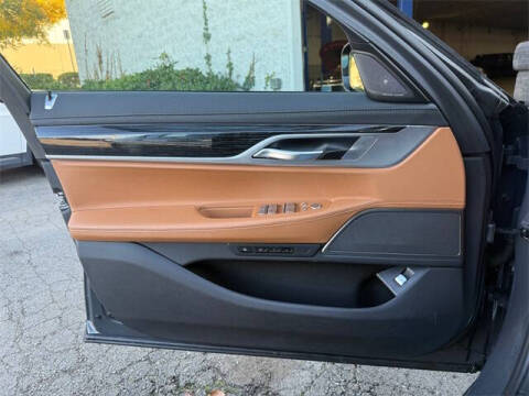 2022 BMW 7 Series 740i