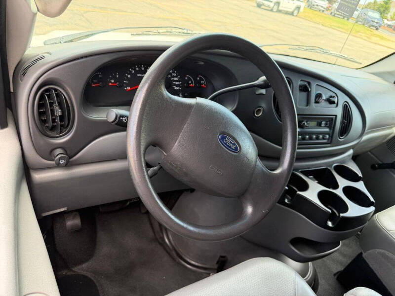 2008 Ford E-Series E-250