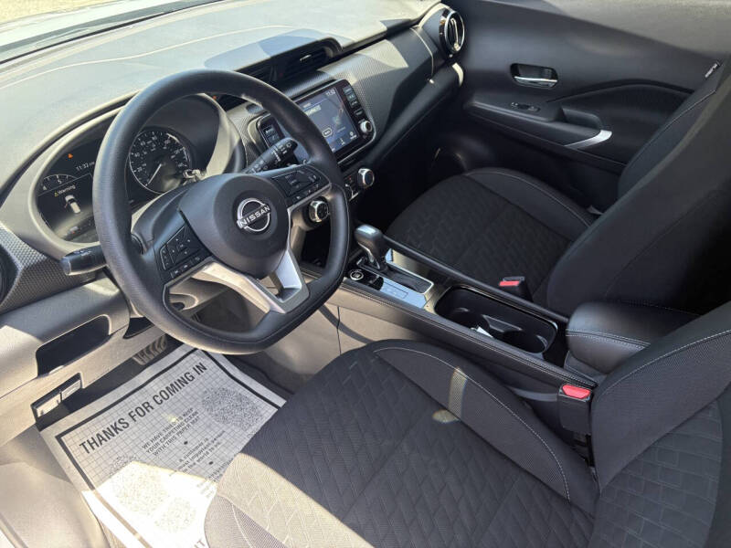 2023 Nissan Kicks SV