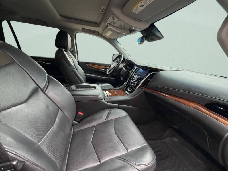2018 Cadillac Escalade Luxury