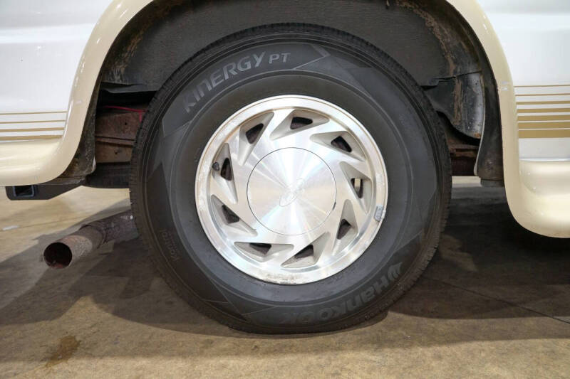 2002 Ford E-Series E-150