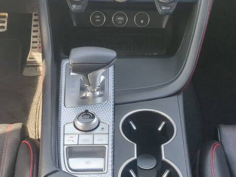 2023 Genesis G70