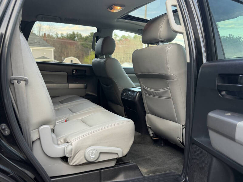 2015 Toyota Sequoia SR5