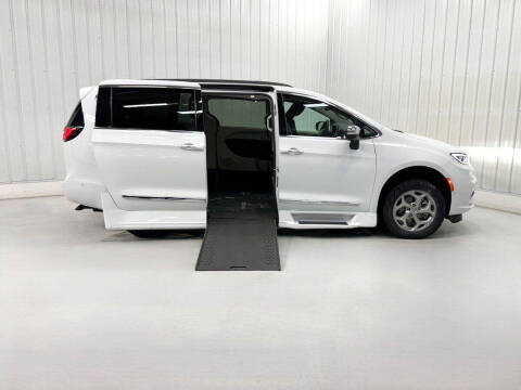2023 Chrysler Pacifica Limited Photo
