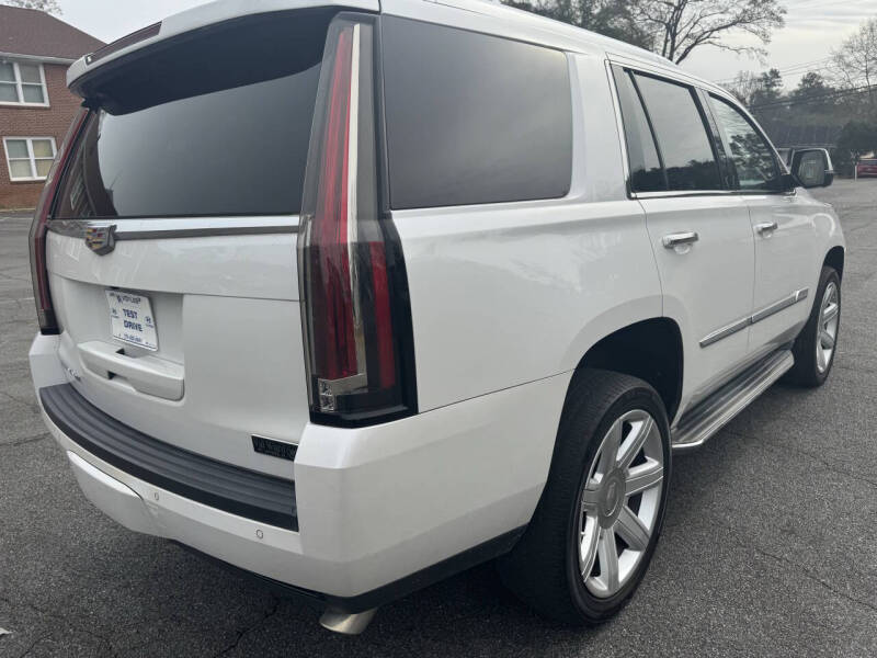 2016 Cadillac Escalade Luxury Collection