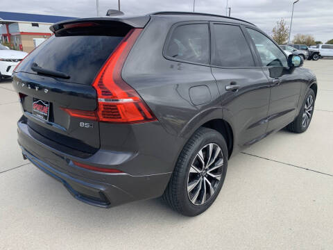2025 Volvo XC60 B5 Plus Dark Theme