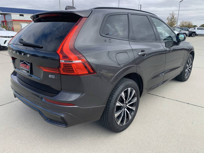 2025 Volvo XC60 B5 Plus Dark Theme