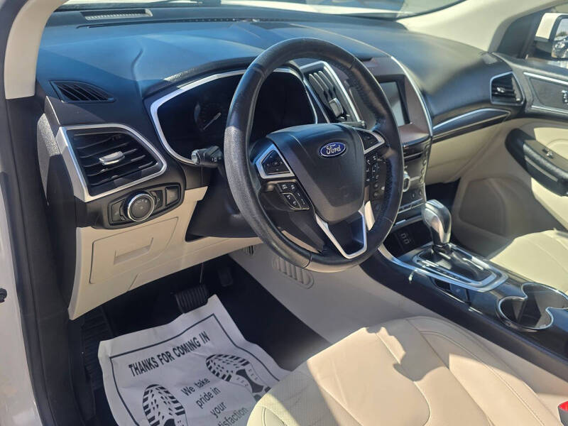 2017 Ford Edge Titanium