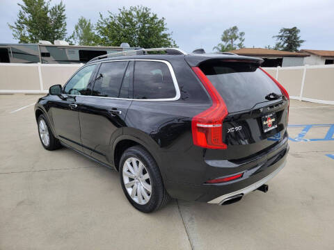 2017 Volvo XC90 T6 Momentum