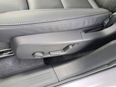 2026 Volvo XC40 B4 Plus