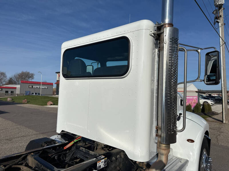 2020 Peterbilt 337
