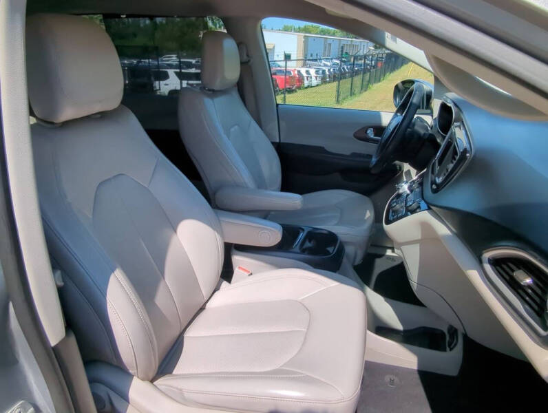 2021 Chrysler Voyager LXi