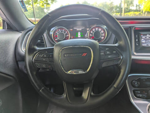 2015 Dodge Challenger SXT