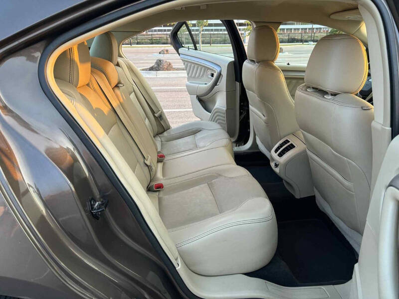 2015 Ford Taurus SEL