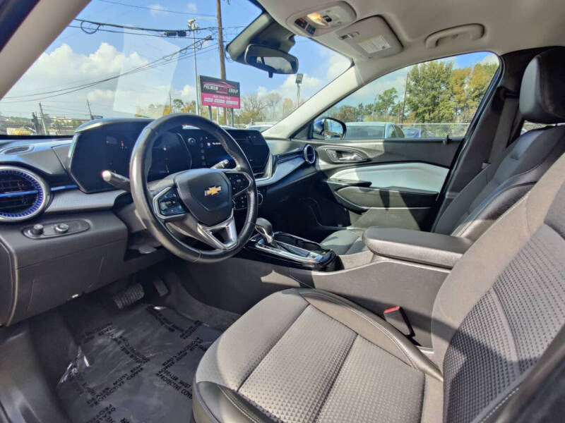 2024 Chevrolet Trax LT