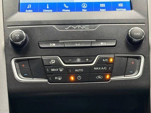 2020 Ford Fusion Hybrid SE