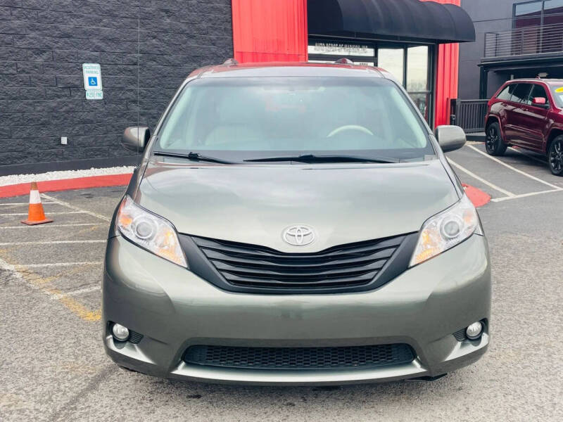2011 Toyota Sienna