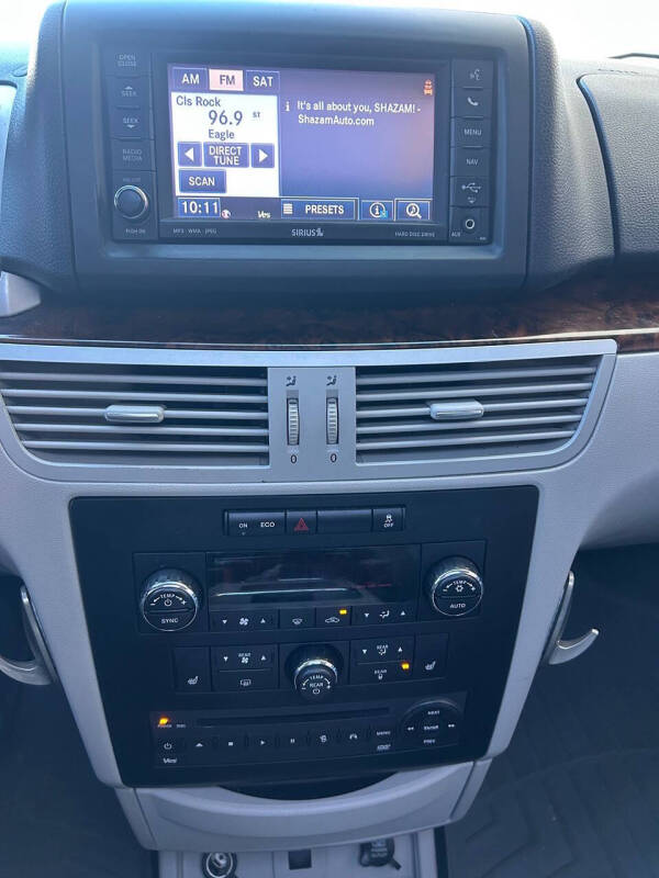 2014 Volkswagen Routan SEL Premium