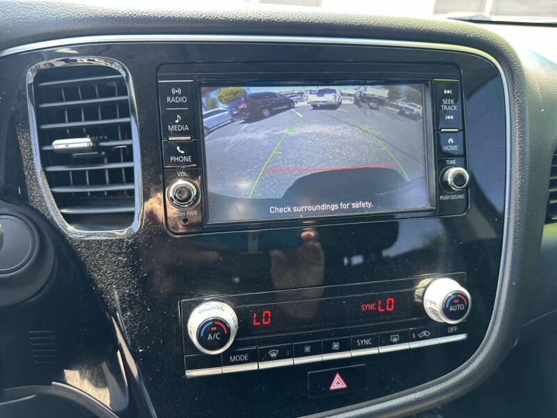 2020 Mitsubishi Outlander ES