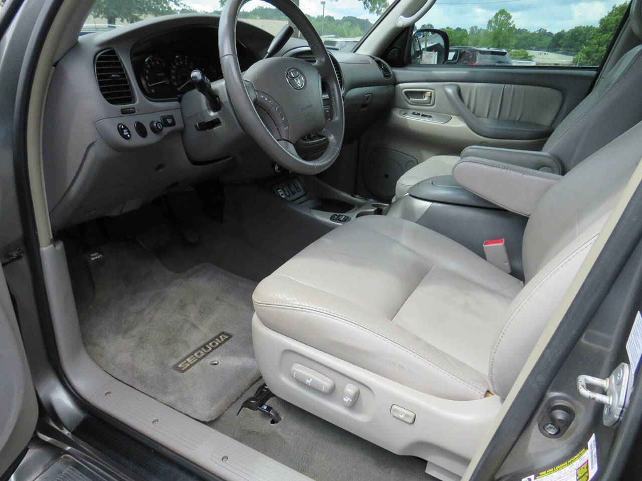 2007 Toyota Sequoia for sale at Colbert's Auto Outlet in Hickory, NC