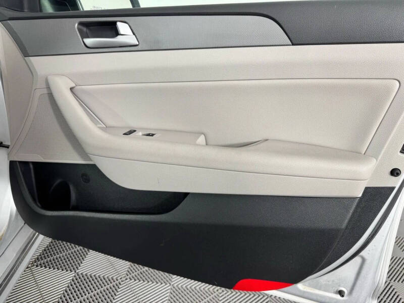 2016 Hyundai Sonata Hybrid SE