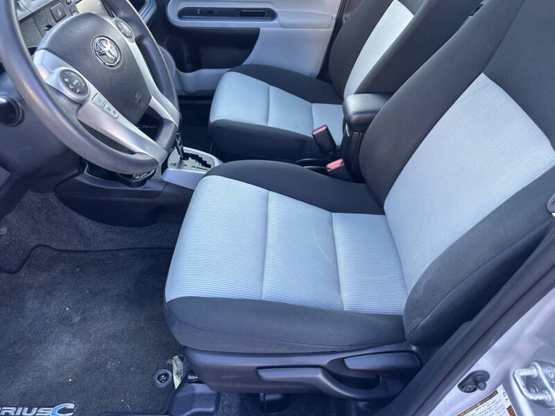 2013 Toyota Prius c Three - Photo 10
