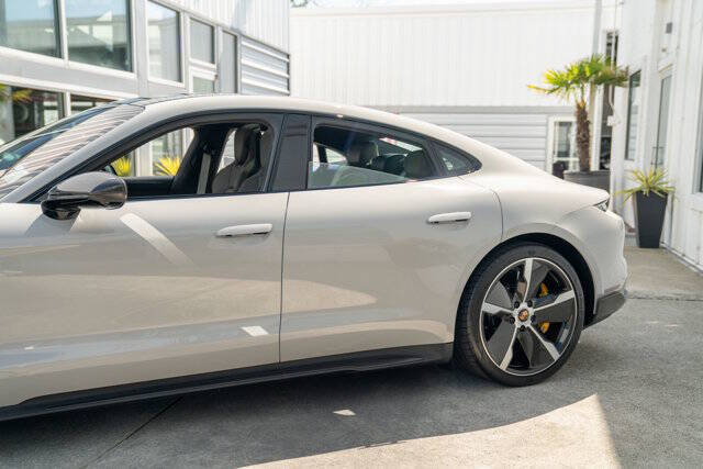 2021 Porsche Taycan 6