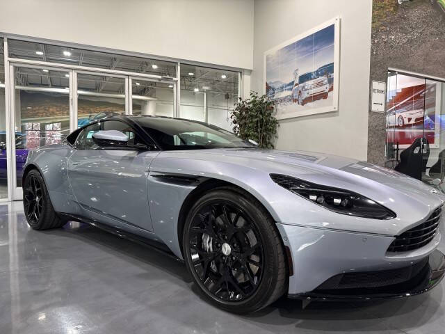 2019 Aston Martin DB11 V8