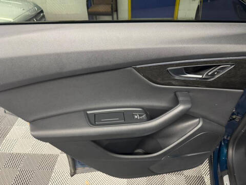 2019 Audi Q8 quattro Premium Plus 55 TFSI