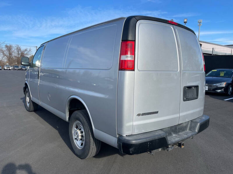 2021 Chevrolet Express 2500