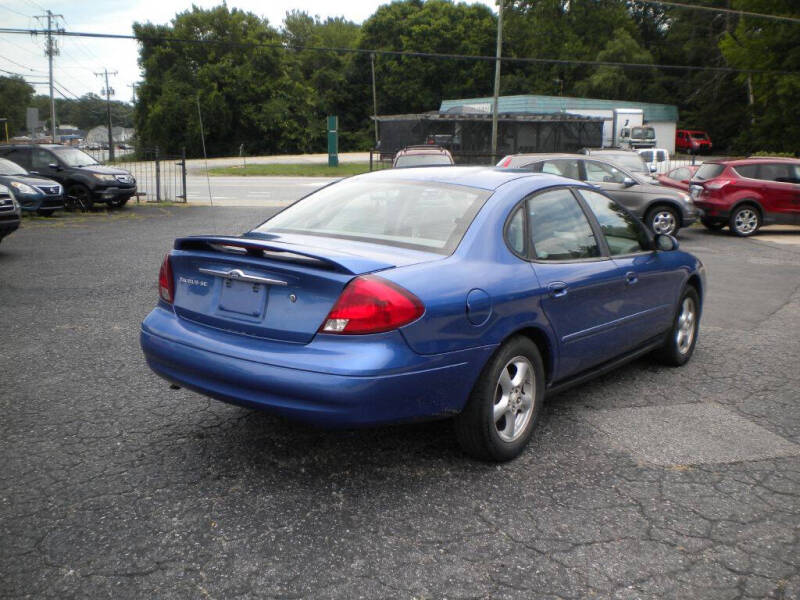 2002 Ford Taurus SE