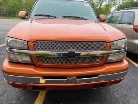 2005 Chevrolet Avalanche for sale at NORTH CHICAGO MOTORS INC in North Chicago IL