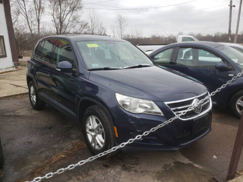 2011 Volkswagen Tiguan for sale at Olde Towne Auto Sales in Germantown OH