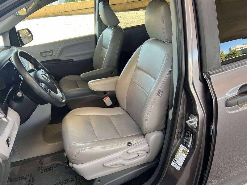 2020 Toyota Sienna L 7-Passenger