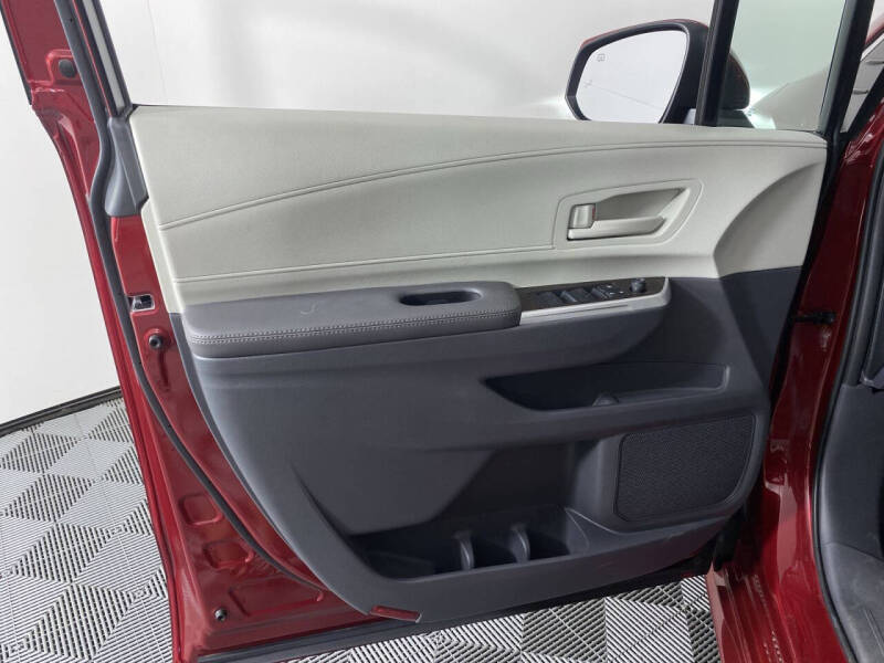 2023 Toyota Sienna LE 8-Passenger