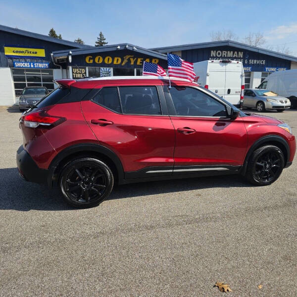 2020 Nissan Kicks SR