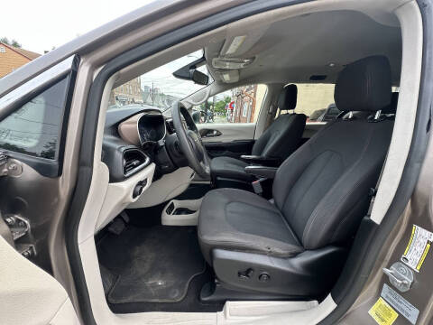 2017 Chrysler Pacifica LX