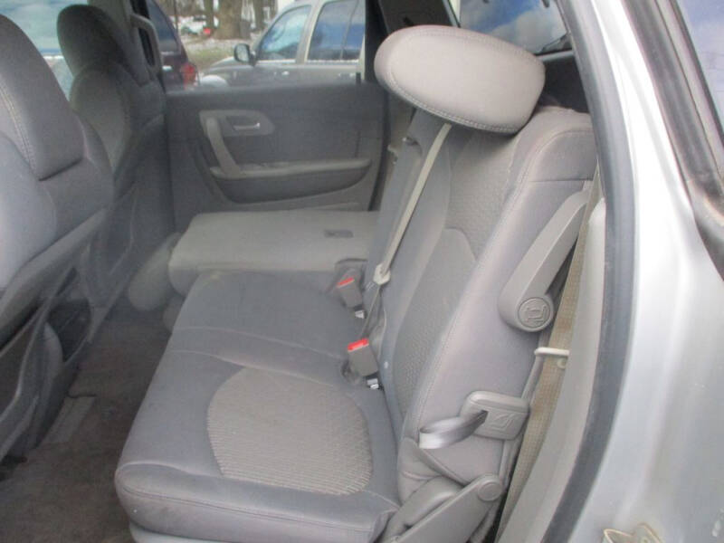 2011 Chevrolet Traverse LS