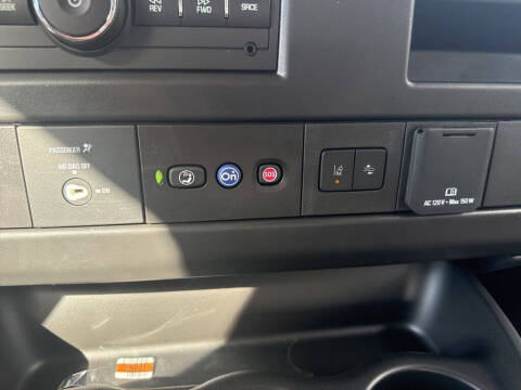 2025 Chevrolet Express 3500