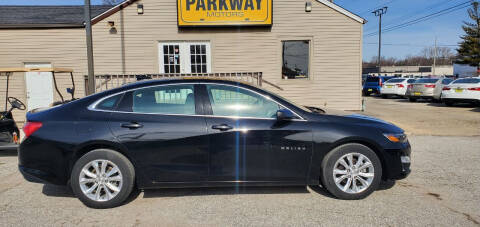 2020 Chevrolet Malibu for sale at Parkway Motors in Springfield IL
