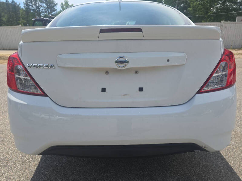 2018 Nissan Versa S Plus