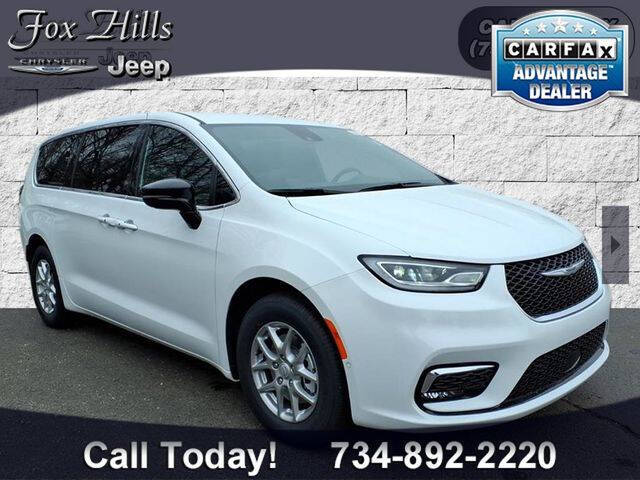 2026 Chrysler Pacifica Select